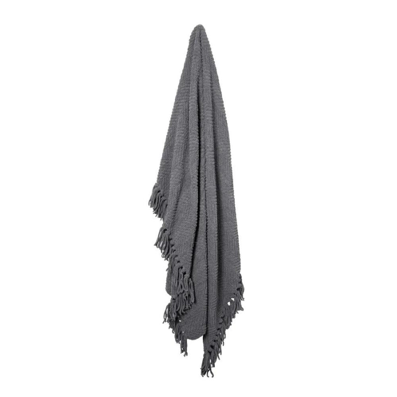 Savour our grey throw with fringes on each side featuring a chevron weave and trendy winter colours for your living space.
