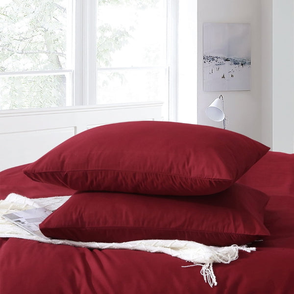 alt="Hypoallergenic and naturally anti bacterial red queen pillowcase crafted from a soft 100% polyester"