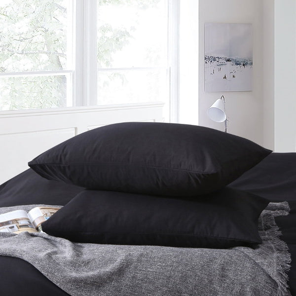 alt="Hypoallergenic and naturally anti bacterial black queen pillowcase crafted from a soft 100% polyester"