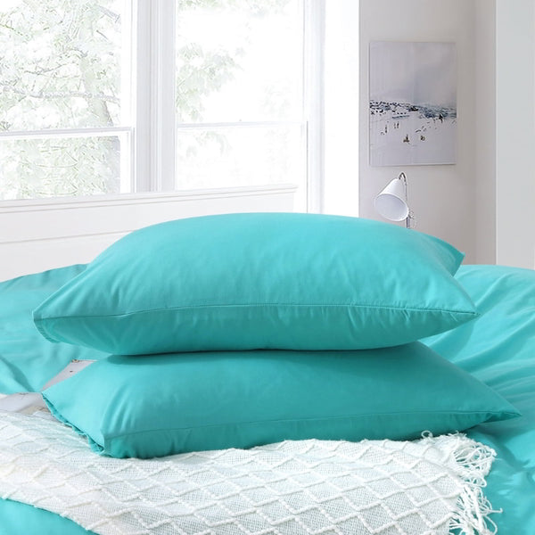 alt="Hypoallergenic and naturally anti bacterial teal queen pillowcase crafted from a soft 100% polyester"