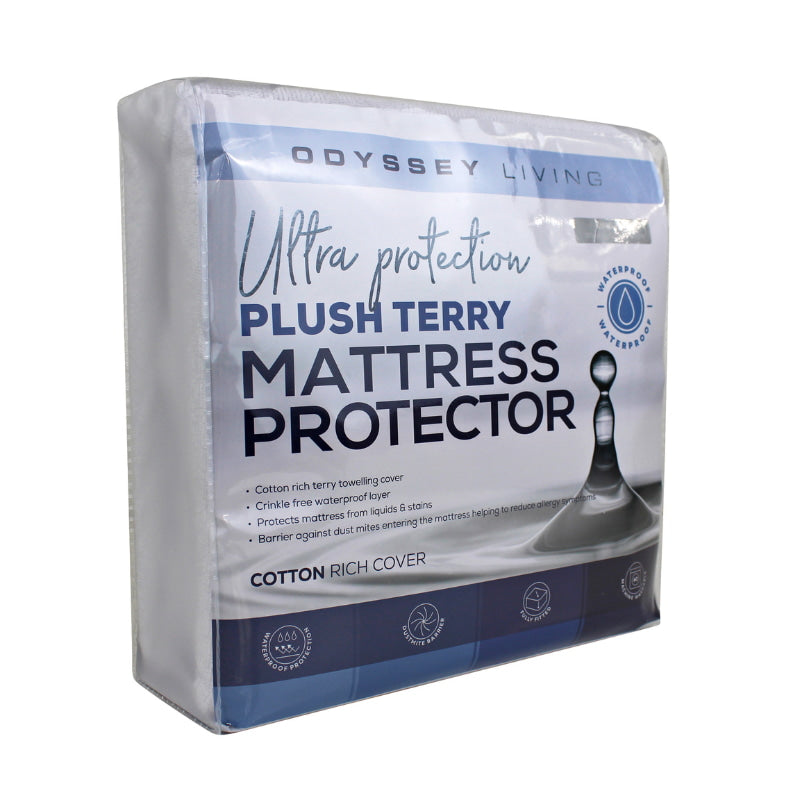 lt="Side details of the packaging of plush terry mattress protector featuring its minimal and elegant packaging design" 
