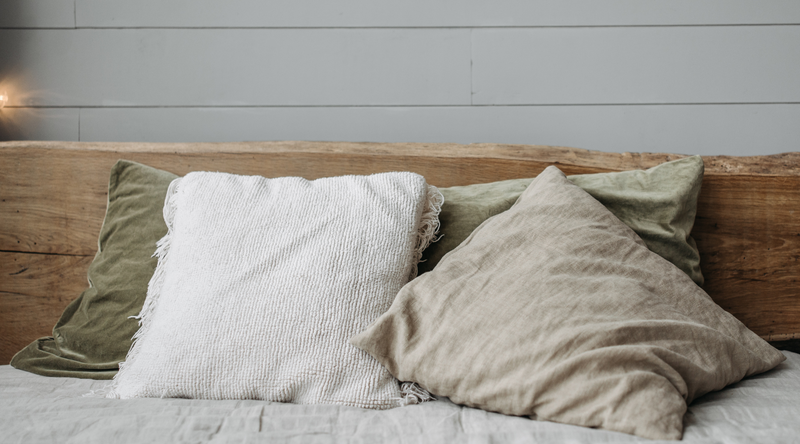 Transform Your Sleep: A Guide to Replacing & Maintaining Your Pillows