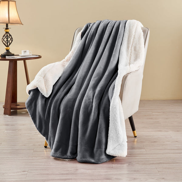 Linenova Sherpa Flannel Fleece Throw