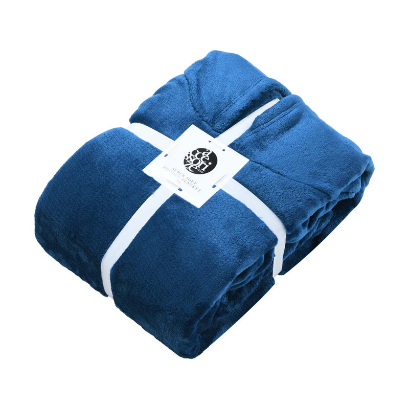 alt="Super soft ink blue hooded blanket with a cosy design, featuring a hood and large front pocket in the same plush material in a packaging"