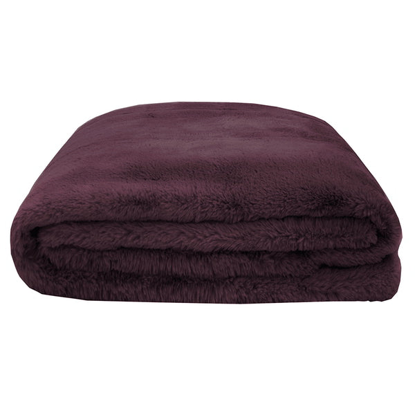 Stay warm and cosy with this soft faux fur maroon throw, featuring velour fabric on the reverse side for extra comfort.