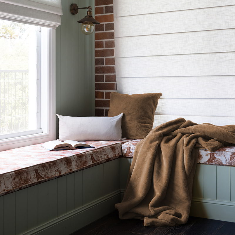 Luxurious faux fur cushion with removable fill for added warmth and cosiness. Matching throw also available. Machine washable.