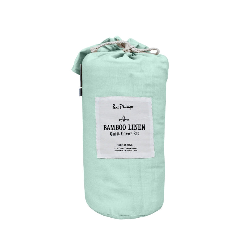 alt="Front details of a nice packaging of a mint quilt cover set to your bedroom"