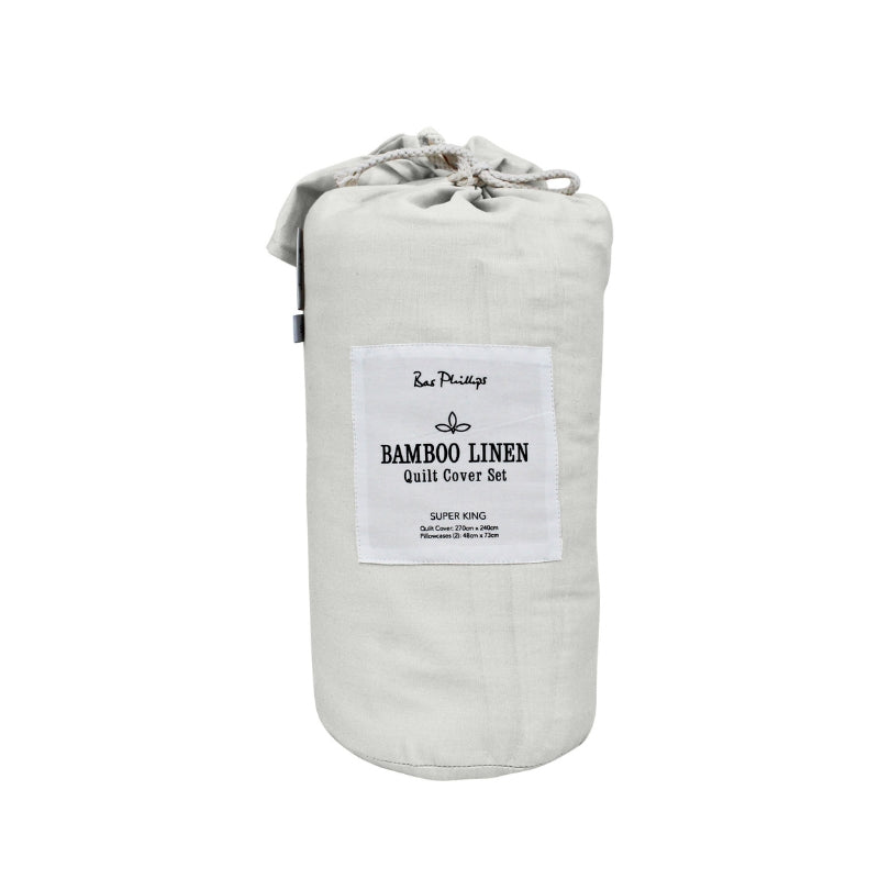 alt="Front details of a nice packaging of a silver quilt cover set to your bedroom"