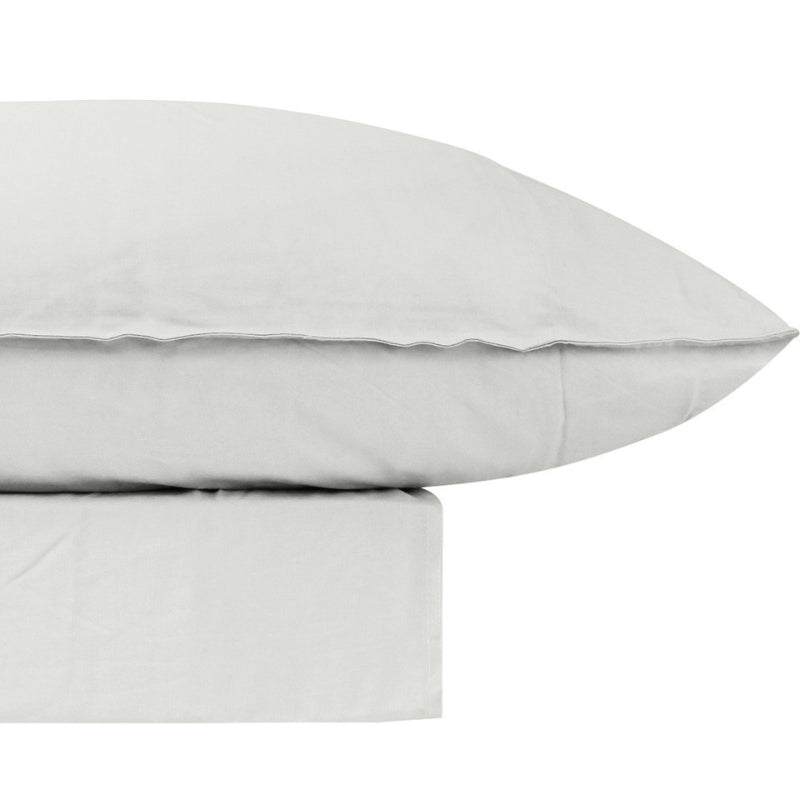 alt="Silver quilt cover set with matching pillowcases to your bedroom"