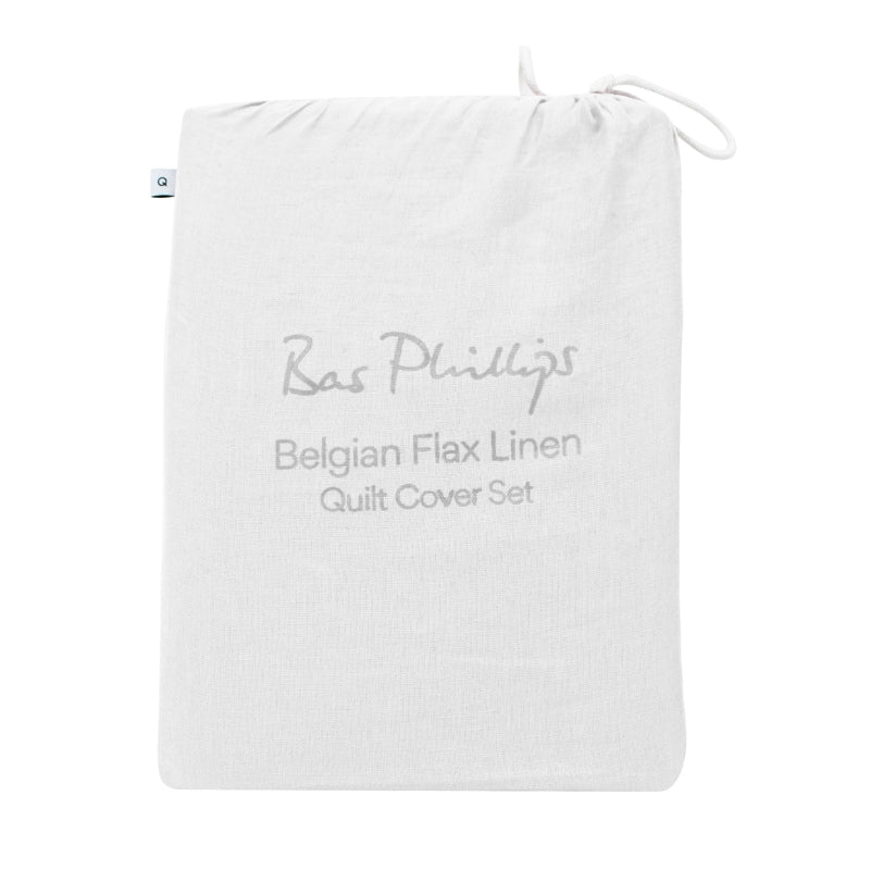 alt="Front details of a nice packaging of timeless elegance quilt cover set in a white colour scheme for your cosy bedroom"