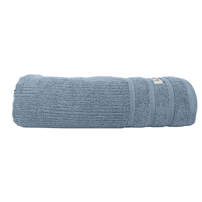alt="Zoom in details of mercury Bath towel featuring its finest Egyptian cotton and high level of softness."
