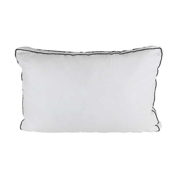 alt="Front details of a pillow crafted with a luxurious cotton cover for optimum warmth"
