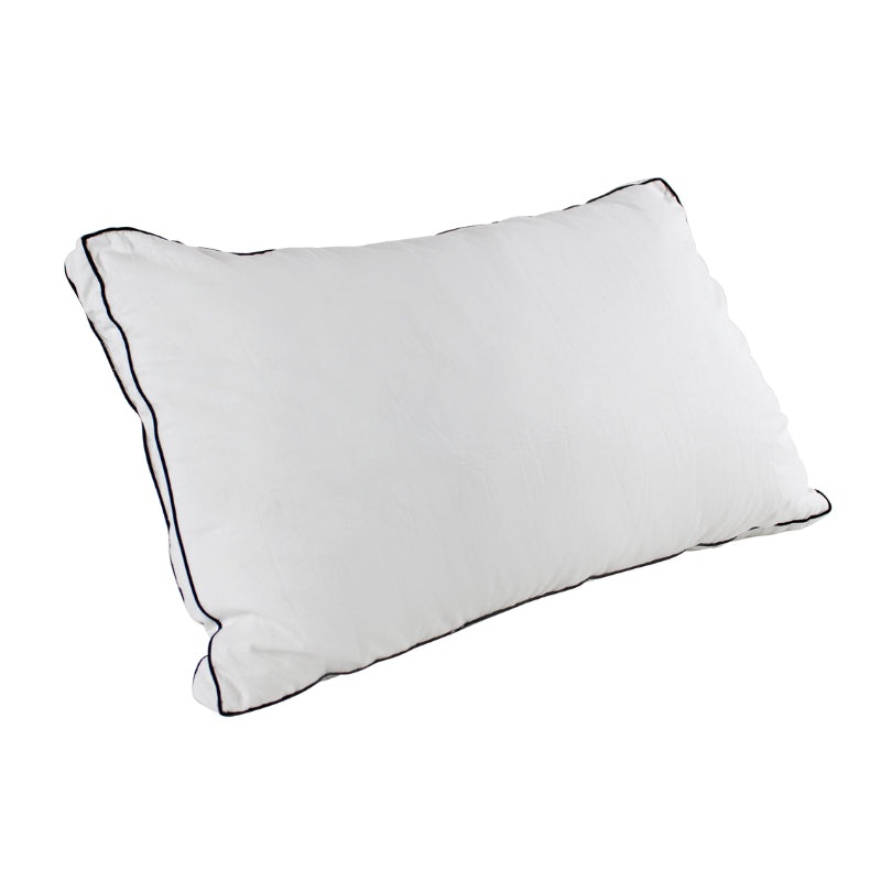alt="Side details of a pillow crafted with a luxurious cotton cover for optimum warmth"