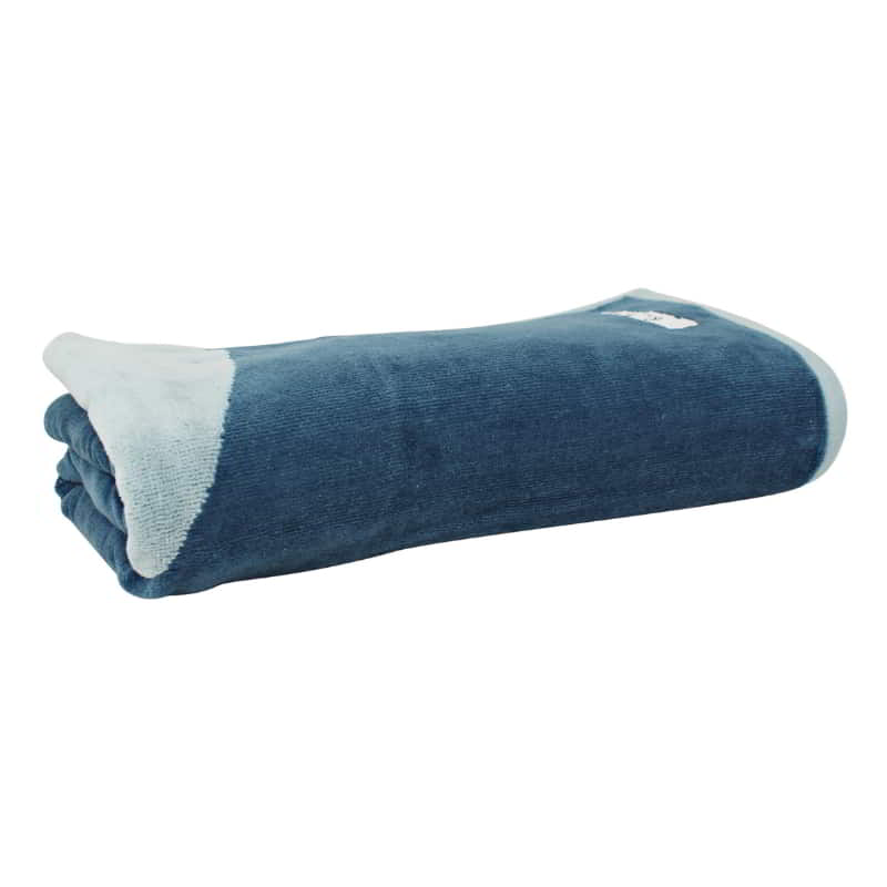 alt="A neatly rolled dusk bath towel featuring its cottony texture and premium quality cotton"