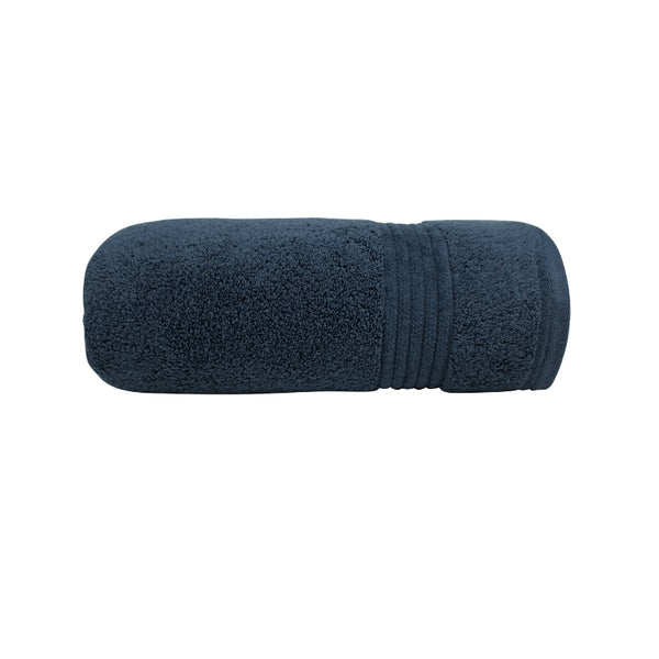 alt="Zoom in details of nautical navy Bath towel featuring its premium-quality cotton and high level of softness."