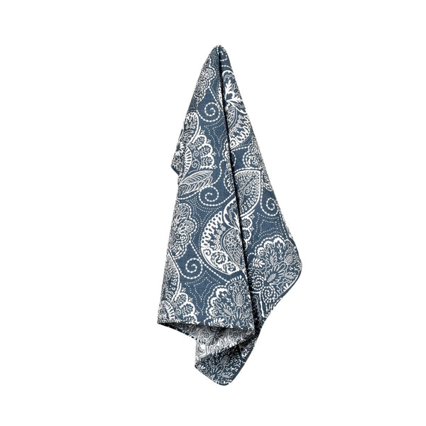 A patterned throw is perfect for adding a touch of elegance and comfort to your environment.