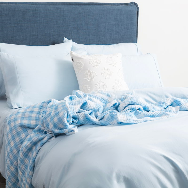 A luxurious blue quilt cover set which will elevate your bedroom with this comfortable and elegant design.