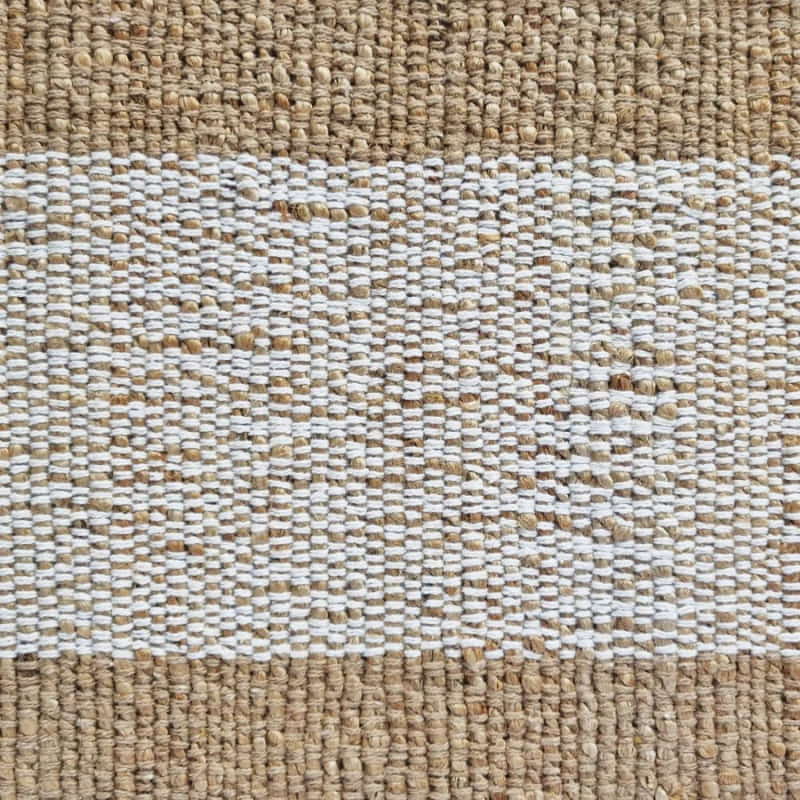 alt="Zoom in details of a jute runner featuring its unique and tactile feel."