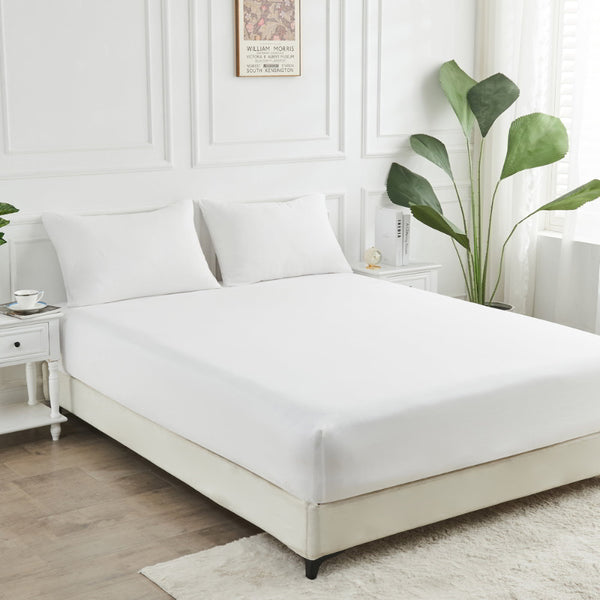A white bed fitted sheet offers luxurious comfort with 2000 thread count to your cosy bedroom.