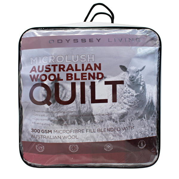 Front details of a nice package of luxurious quilt provides cosy warmth all year round.