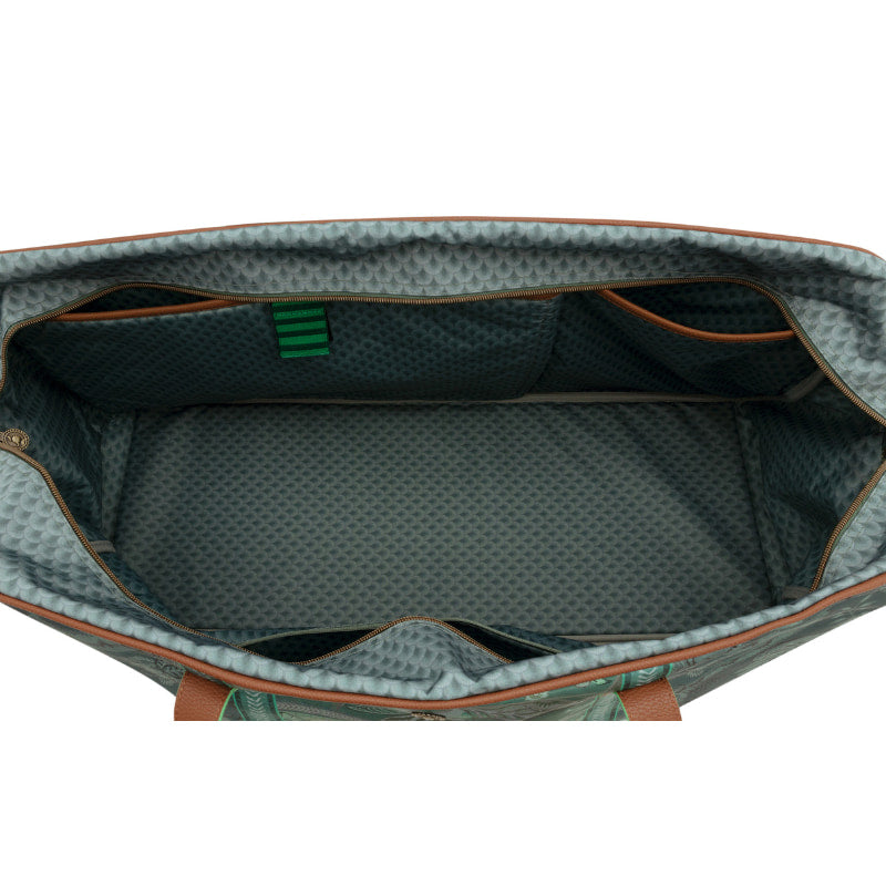 alt="Spacious travel bag with storage compartment, zipper closure, and interior pockets."