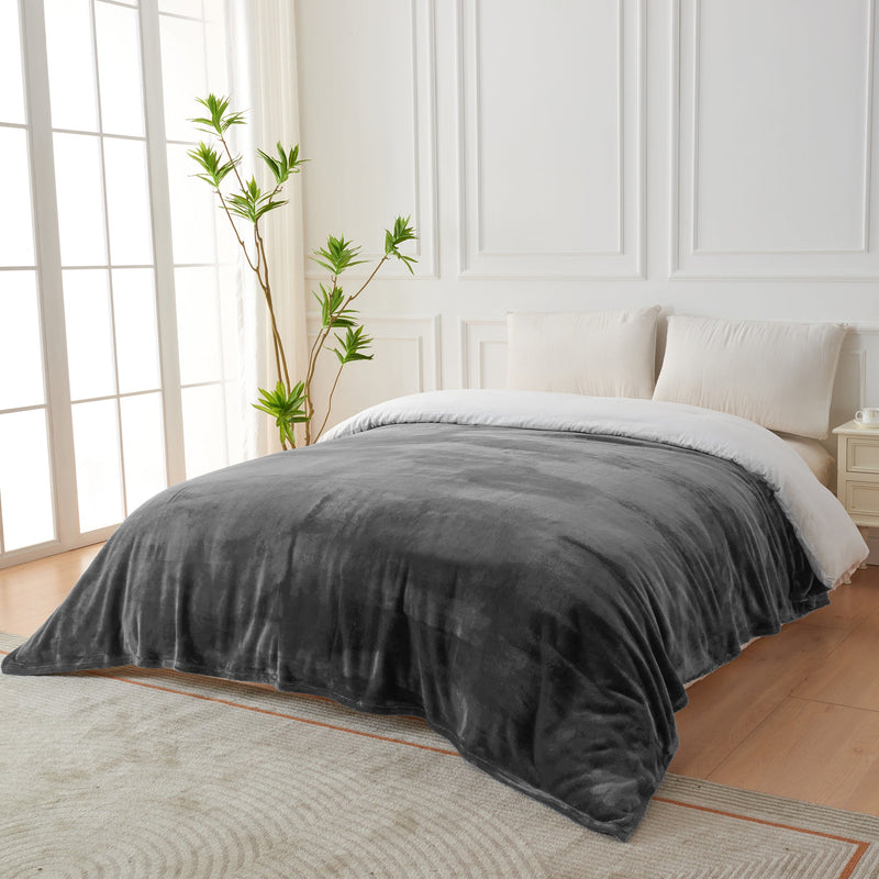 Linenova Lightweight Flannel Microfibre Blanket