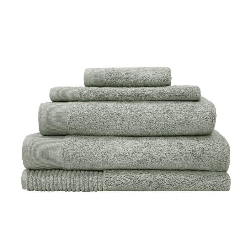 alt="Set of beautiful, soft sage green otton towels"