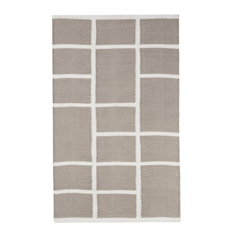 alt="Nadia Rug for modern-contemporary interiors in natural colourway"
