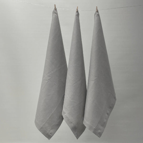 Elevate your kitchen with RANS Cambrai Linen Grey Tea Towels, a set of 3 that offers superior absorbency and timeless style.