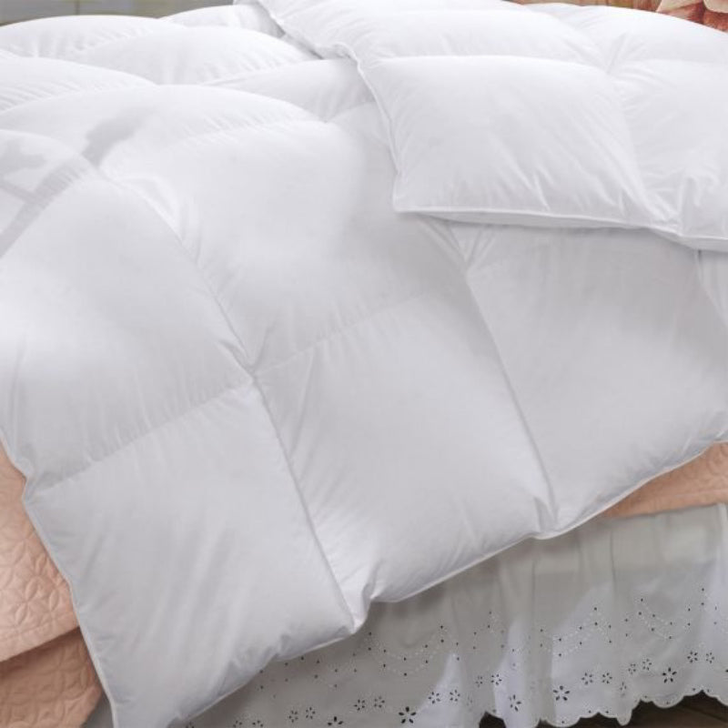 Renee Taylor Deluxe Microfiber Quilt (6655535677484)