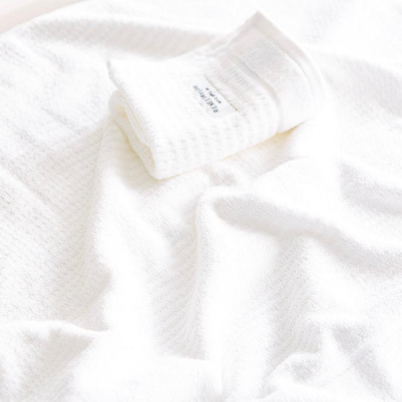 Renee Taylor Cambridge Textured 4 Piece Snow Bath Sheet Pack