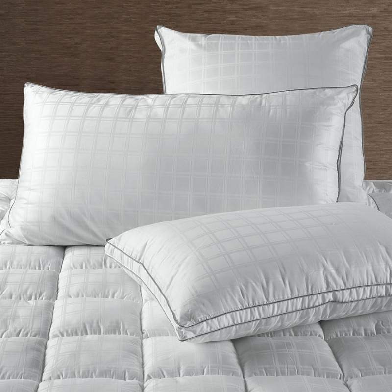 Accessorize Deluxe Hotel King Pillow