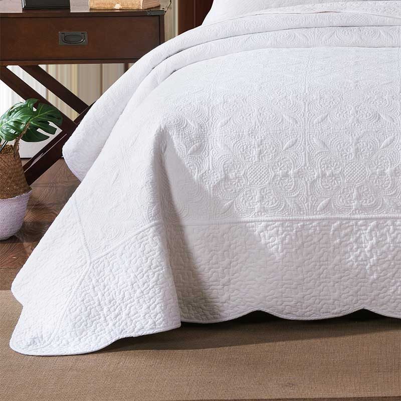 Classic Quilts Antique White Coverlet (6631537016876)