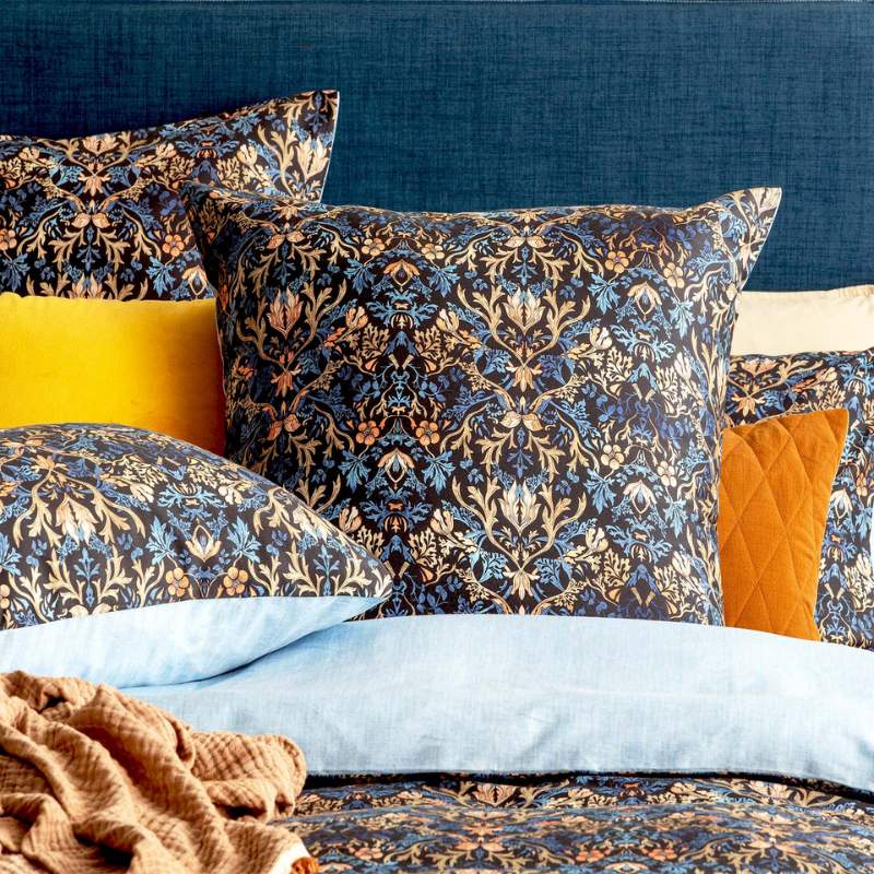 Renee Taylor 300 Thread Count Cotton Reversible Blackthorn Quilt Cover Set